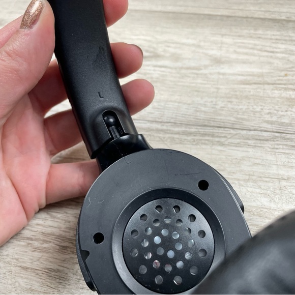 Skullcandy Wireless Bluetooth Headphone Over Ears Black - Picture 8 of 10